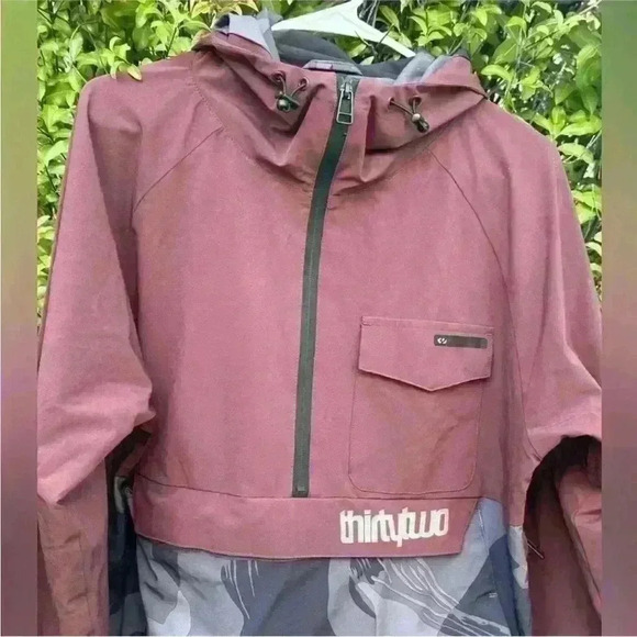 Thirty Two-"4TS REVERT HOODED PULLOVER"
Maroon With Gray Camo Men's Medium EUC! - Picture 7 of 12